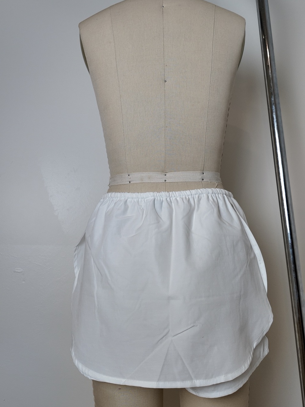 White Button-Front Drawstring Mini Skort - Picture 3 of 3